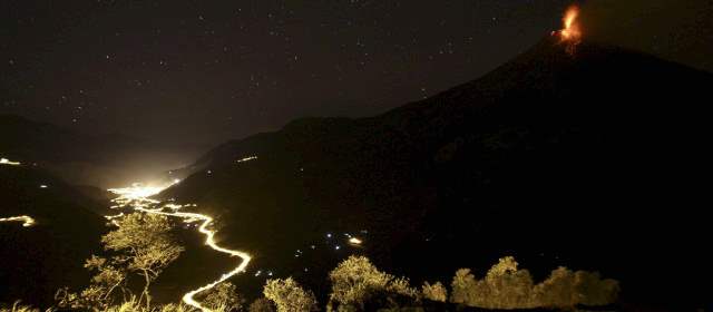 Volcán Tungurahua en Ecuador hizo 16 explosiones y sigue emanando ceniza |