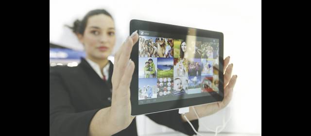 Colombia será líder en app móviles | Las tabletas y móviles, como este Lumia 900, tienen su escenario en Barcelona. FOTO BLOOMBERG