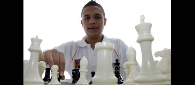De lujo, el grupo élite del ajedrez paisa para Juegos | David Arenas es una de las cartas fuertes. FOTO HERNÁN VANEGAS.