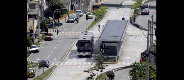 Los dueños minoritarios se quedan en las rutas del SIT | El reto es que la alimentación de las cuencas inicie en el segundo semestre de 2013. FOTO ARCHIVO
