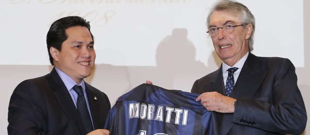 Thohir se dirigió en italiano a los periodistas como nuevo presidente y exclamó: "Quien no bote rossonero es". FOTO AP