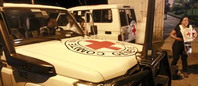 Roméo Langlois: empezó operativo para liberar al periodista francés | La caravana de la misión humanitaria salió de Florencia pasadas las 4:30 a.m. Se espera que a media tarde esté en libertad el periodista.