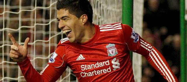 Suárez fue protagonista durante el verano de insistentes rumores que le situaron lejos del conjunto red. FOTO ARCHIVO REUTERS