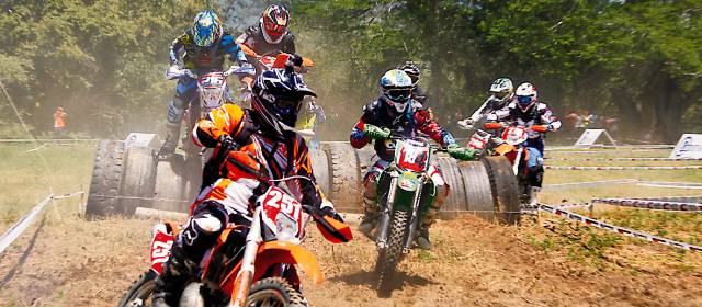 El vértigo y la pericia se vieron con el enduro | Bien escogido estuvo el terreno para la realización de la cuarta válida del Nacional de enduro. FOTO JULIO CÉSAR HERRERA