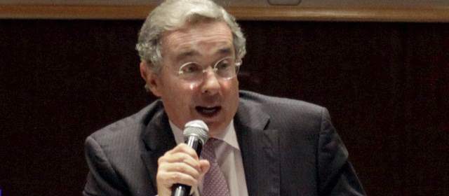 Uribe con la peor imagen desde su primer periodo presidencial |