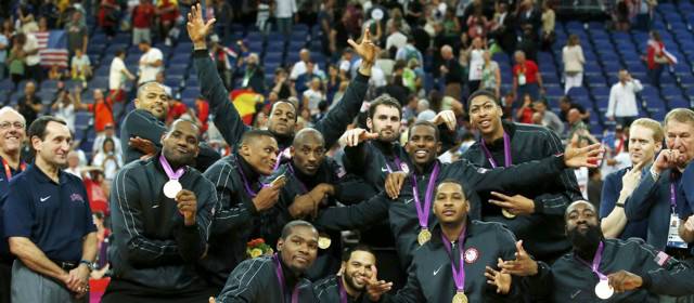El Dream Team de Estados Unidos ganó el oro en basquetbol | Aunque por momentos, España logró remontar el marcador, el Dream Team demostró superioridad. Foto Reuters