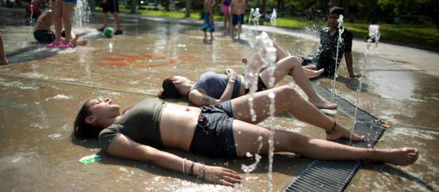 Clima extremo genera caos en Argentina y Brasil | En Argentina habrá temperaturas para el fin de semana de hasta los 37 grados centígrados. FOTO AP