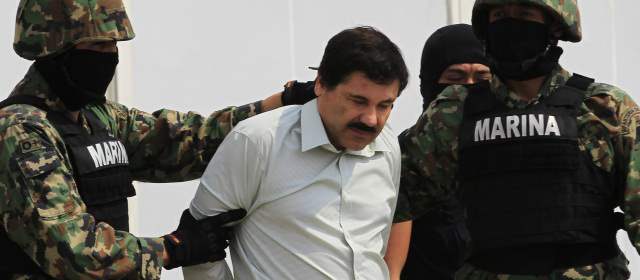 El "Chapo" se hubiera comido vivo a Al Capone | En México y en Twitter se abrió ayer un debate sobre si el capo capturado en 1993, no corresponde al mostrado el sábado. FOTOS AFP