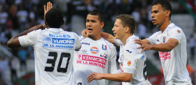 José Heriberto Izquierdo, en dos ocasiones, y Gustavo Culma marcaron los goles. El resultado pudo se mayor por la superioridad del local. FOTO COLPRENSA