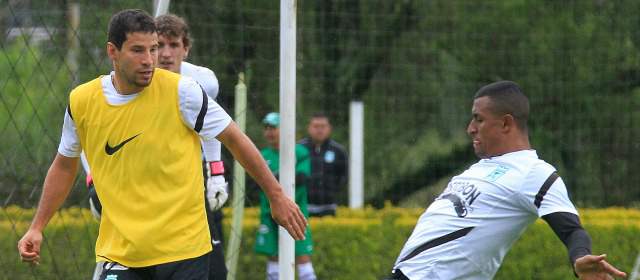"Volver a ser campeón con Nacional sería muy lindo" | Elkin Calle ha pasado por siete equipos colombianos (Nacional, Envigado, Huila, Pereira, Medellín, Cali y Caldas) y uno extranjero (Tiro Federal), en todos dejó buena imagen. FOTO RÓBINSON SÁENZ