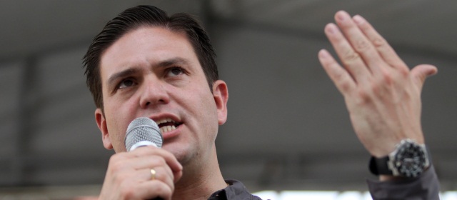 Ministro de Defensa dijo que "terroristas" han disminuido a la mitad | Archivo |