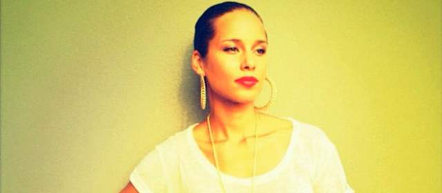 Alicia Keys sacará a la venta su nuevo disco Girl On Fire |