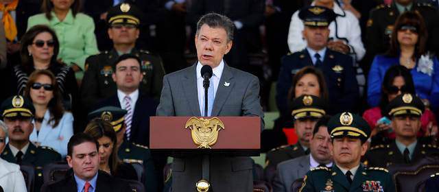 El presidente de la República, Juan Manuel Santos, presidió ceremonias de ascensos en la Policía y el Ejército Nacional. FOTO COLPRENSA.