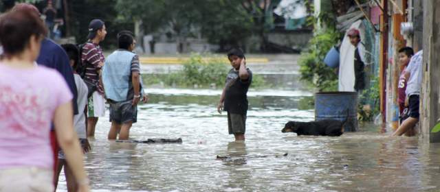 Huracán Ingrid provoca desalojo de miles de personas en México |