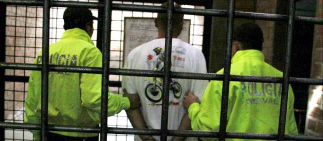 Policía capturó al presunto responsable del ataque a tres contratistas de EPM | La captura del presunto resposable ocurrió el martes. Este miércoles fue trasladado al penal. Foto cortesía Policía Metropolitana.