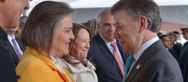 Clara López descarta entrar al gabinete de Santos |