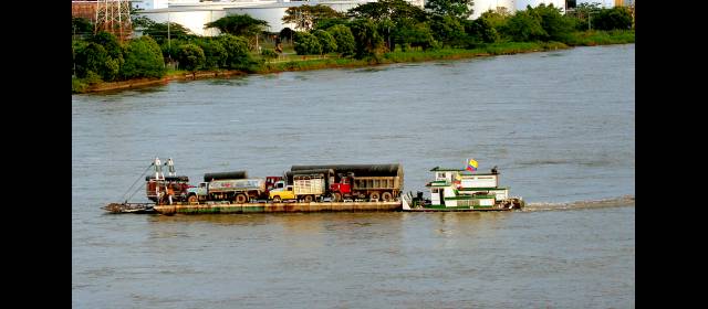 Se invierte duro para rescatar navegabilidad del río Magdalena | Convertir el afluente en una importante vía de transporte es, para los expertos, un proyecto a largo plazo, debido al exceso de sedimento por las actuales condiciones ambientales del país. No obstante, Cormagdalena mantiene esa apuesta. FOTO JUAN ANTONIO SÁNCHEZ
