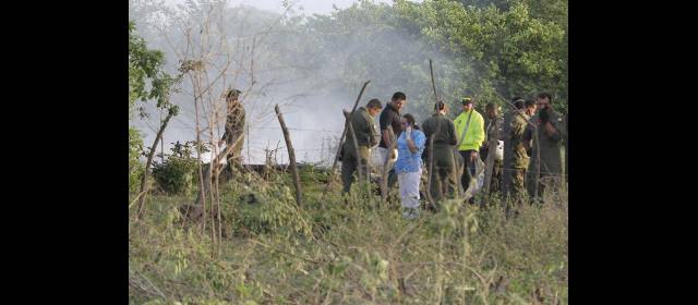 Se estrelló helicóptero: 13 muertos | El helicóptero que cayó en el barrio Dos de Marzo, de Sabanagrande, Atlántico, con 13 miembros de la Fuerza Pública, cubría la ruta Barranquilla- Caucasia. FOTO COLPRENSA.