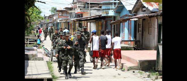 Los nuevos "paras" rondan y amenazan pueblos del Atrato | La presencia de la Fuerza Pública en el Medio Atrato es evidente, sin embargo, la gente teme por la supuesta presencia de las bandas criminales. FOTO JAIME PÉREZ