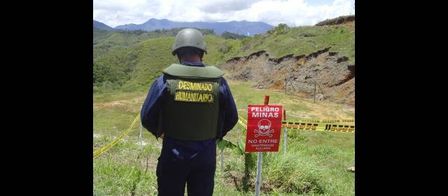 Posconflicto permitiría desminado masivo para evitar más víctimas | El desminado humanitario ayudó a prevenir accidentes y a recuperar zonas. FOTO JUAN CARLOS MONROY