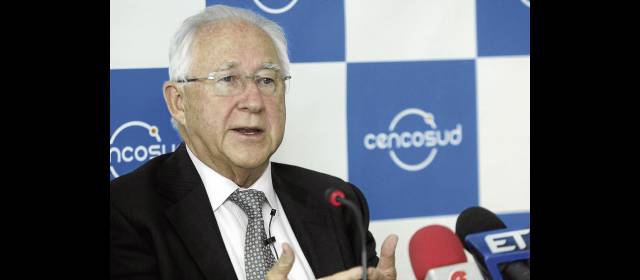 H.Paulmann, el chileno que compró Carrefour | El presidente de Cencosud, Horst Paulmann, en el anuncio de la compra de Carrefour FOTO LR
