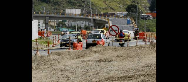 Invías pide acelerar obras en Ancón Sur- Primavera | La zona urbana de Caldas es el mayor cuello de botella, que se resolverá con el paso elevado para el tráfico local. FOTO JAIME PÉREZ