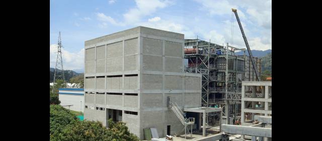 Pet de Enka, tras mercado mundial de gaseosas | La construcción de la nueva planta de generación de energía de Enka de Colombia avanza en 70 por ciento. FOTO CORTESÍA