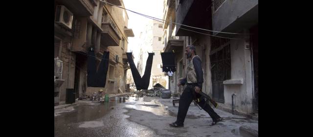 La oposición siria recibirá armas de E.U. | De manera sistemática, familias y pueblos enteros han sido masacrados por el régimen en su afán de crear terror para vencer a la oposición. 92.901 personas han muerto. FOTO REUTERS