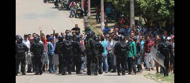 A destrabar diálogos en el Catatumbo | Las protestas en Catatumbo comenzaron el 10 de junio con el bloqueo de vías y enfrentamientos con la Policía. FOTO COLPRENSA