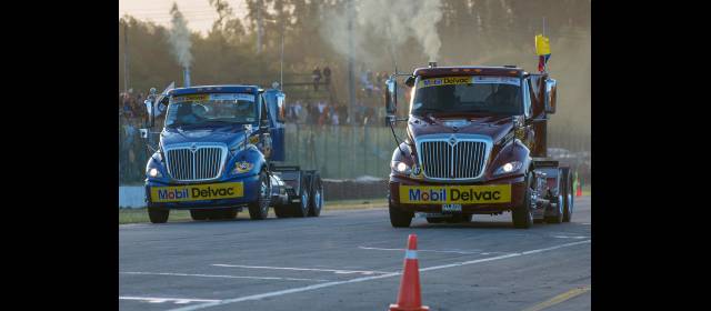 Tractomulas fueron bólidos de carrera | Según el camionero Guillermo Chamorro, para ser un buen conductor de tractomula se debe ser responsable, experimentado y cauteloso en la vía. FOTO CORTESÍA