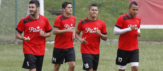 DIM y Nacional le apostarán al fútbol ofensivo | Ayron del Valle vino a competirle a Felipe Pardo, según el propio Bolillo Gómez, por la titular en el DIM. FOTO HERNÁN VANEGAS