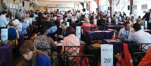Más de 400 empresarios colombianos se encuentran cara a cara con más de 350 importadores estadounidenses en la macrorrueda multisectorial de negocios que está organizando Proexport Colombia en Nueva York este jueves y viernes. | Gustavo Gallo | Empresarios colombianos abren nuevos negocios en Estados Unidos, tras la entrada en vigor del TLC.