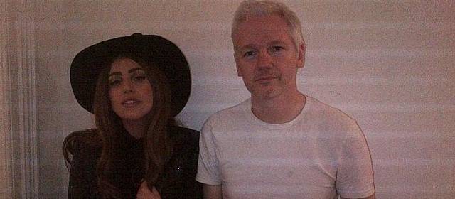 Lady Gaga visitó a Julian Assange en la embajada de Ecuador |