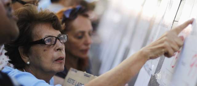 Venezolanos votaron con presión oficialista | Un total de 36.200 mesas electorales fueron habilitadas ayer en Venezuela. La jornada que comenzó a las 5:30 am culminó a las 5:30 pm (hora colombiana). FOTO REUTERS