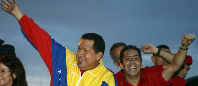 Maduro acusó al expresidente Álvaro Uribe y al Gobierno de E.U. de la autoría "intelectual" de las muertes. FOTO AFP