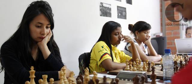 Sin jugar la última fecha lograron cupo a El Bagre | Heimy Polgar Ramírez, nacida en Sibaté, Cundinamarca, la gran figura mujer de la semifinal nacional de ajedrez. Invicta. FOTO JAIME PÉREZ