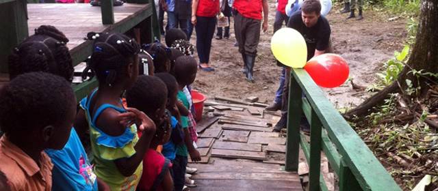 Nariño y Chocó, ejemplo de ejecución de obras | Entrega de escuela en Quibdó. FOTO COLOMBIA HUMANITARIA