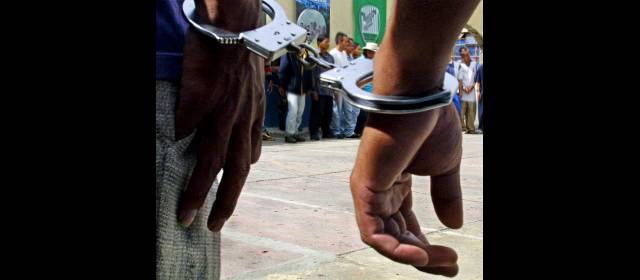 Cayó hermano de alias "Sebastián" | El operativo que dio con la captura de alias "Frank" fue llevado a cabo por hombres vestidos de civil. ARCHIVO.