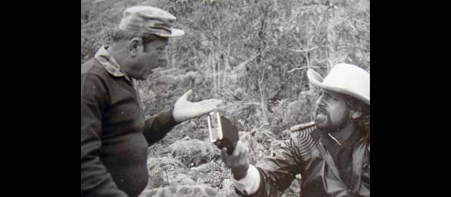 Las Farc siempre han negado a sus secuestrados | Hace 27 años, Antonio José Caballero se reunió con Marulanda y hablaron de secuestros. El guerrillero negó tal práctica. FOTO CORTESIA