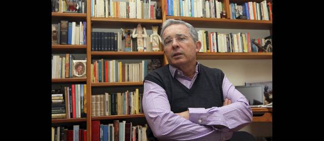 “Con las Farc solo se negocia su sometimiento” | Para el expresidente Álvaro Uribe, el afán del Gobierno de lograr un proceso de paz ha contribuido al deterioro de la seguridad y al fortalecimiento de las guerrillas. FOTO DONALDO ZULUAGA