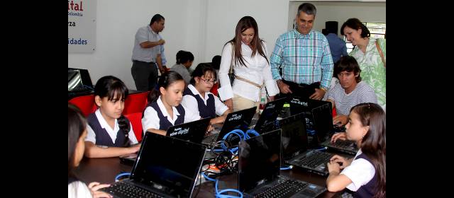 Envigado estrenó Punto vive digital | Dotado de computadores e internet gratuito. FOTO JULIO C. HERRERA