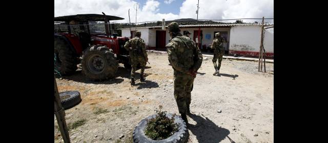 Recompensa aumentó a 150 millones de pesos | En esta finca de la vereda Aguaditas fueron masacrados los 10 campesinos por tres hombres armados. FOTO MANUEL SALDARRIAGA
