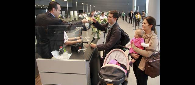 El fin de año moverá más de un millón de migrantes | Por tema de congestión, usuarios deben llegar con dos horas de antelación al vuelo. FOTO COLPRENSA