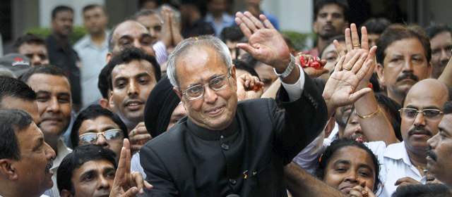 Pranab Mukherjee es el nuevo presidente de India | AP | El candidato gubernamental, Pranab Mukherjee, será el decimotercer presidente de la historia de la India, tras ser elegido hoy por los parlamentarios del país, según anunciaron fuentes oficiales recogidas por los medios locales.