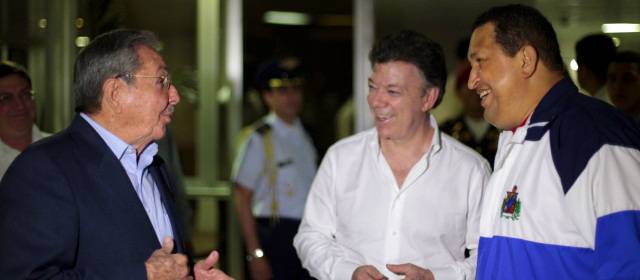 Oposición venezolana rechazó declaraciones de Santos sobre Chávez | El mandatario colombiano calificó a su colega venezolano como un factor de estabilidad y lo invitó a apoyar los comicios de octubre próximo en el país. Foto Archivo.