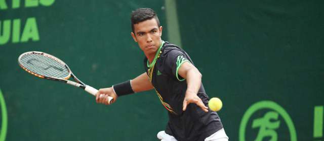 Benítez sumó puntos y Spir va por los suyos | Juan M. Benítez (17) batió a Michael Quintero (33). FOTO CORTESÍA