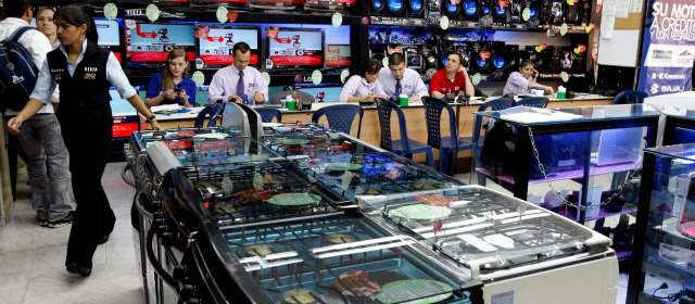 Un atractivo de la Tarjeta Grupo EPM es que no cobra cuota de manejo a sus clientes. FOTO JAIME PÉREZ