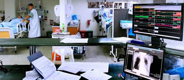 Paro de residentes no afecta atención en la salud | La marcha de los residentes tiene apoyo de otros actores del sector de la salud, que en general no ven los beneficios de la reforma propuesta. FOTO JUAN ANTONIO SÁNCHEZ