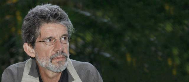 Tomás: el dueño del silencio | Tal vez las palabras más cercanas para definir a Tomás son tímido, espiritual, pesimista, pero los adjetivos se quedan cortos. Es uno de los escritores vivos más importantes del país. FOTO ARCHIVO