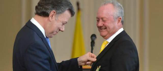 Santos resalta compromiso empresarial de Arturo Calle con Orden del Mérito | FOTO PRESIDENCIA DE LA REPÚBLICA DE COLOMBIA
